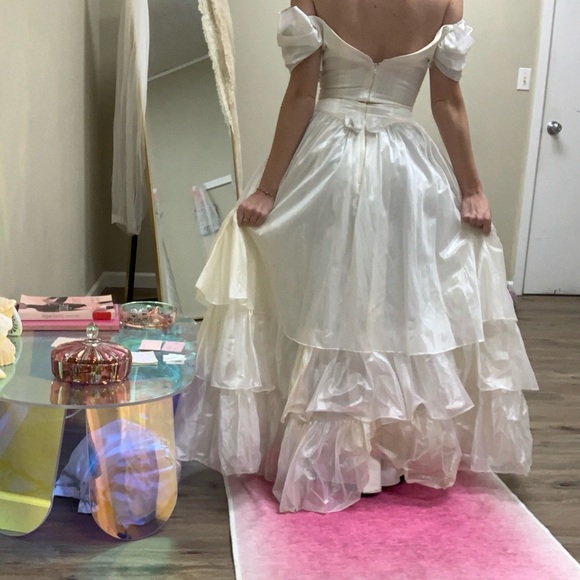 VINTAGE ROSETTE WEDDING DRESS - Picture 3 of 9